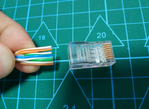 RJ45交叉線與直通線的區(qū)別（如何制作交叉線和直通線）